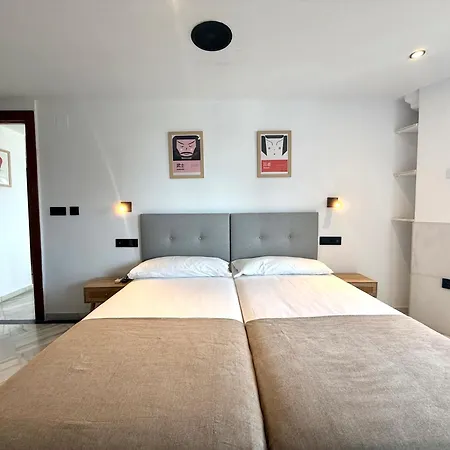 Exclusivo De Diseno Y Piscina En Centro De Apartman