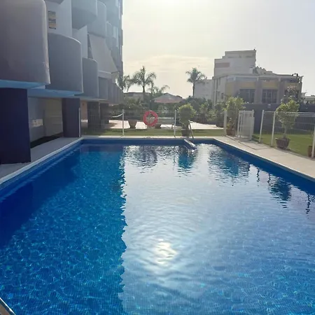 Exclusivo De Diseno Y Piscina En Centro De *