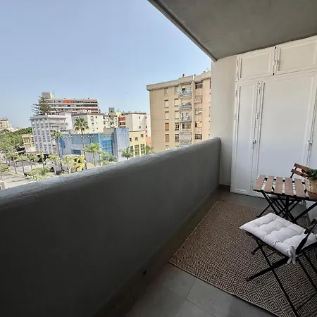 Exclusivo De Diseno Y Piscina En Centro De * Torremolinos